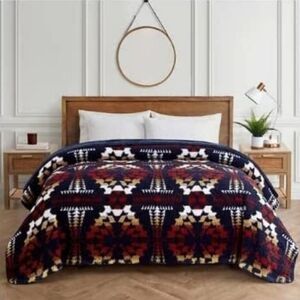 Pendleton Legend Lake sherpa queen blanket